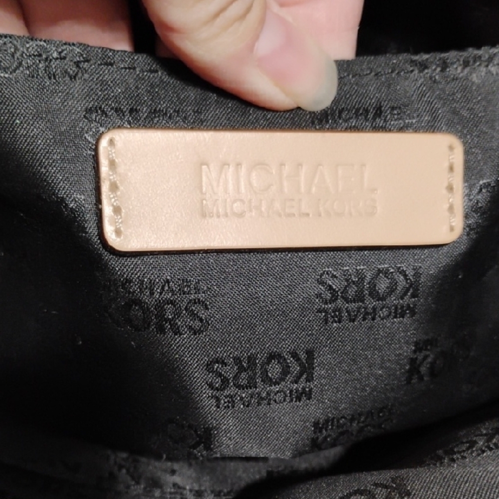 Authentic Michael Kors Black & Tan Jet Set Patent Tote W Glossy Finish - Picture 12 of 13